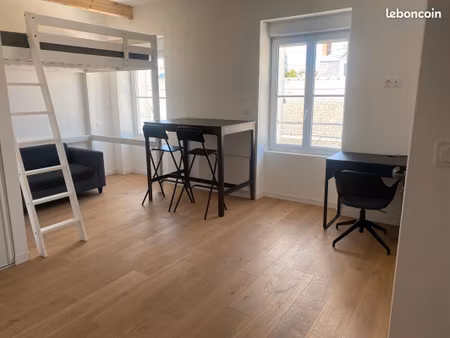 studio meublé lumineux 24 m2 refait à neuf à louer plein centre, sans frais d’agence