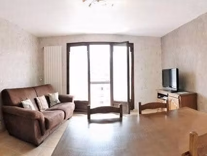 f2 à louer 1 rue beauregard rumilly - disponible 14 09 2026 - 850 charges comprises par mo