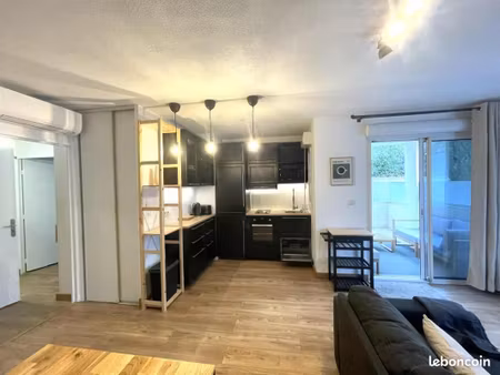 t2 meublé 45 m² avec grande terrasse et jardin – résidence sécurisée