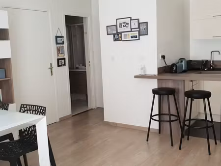 appartement 2 pièces meublé de 39 m² à 9 mn à pied du centre-ville