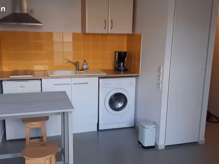 t2 dans résidence à la roche sur yon dans quartier proche chd et universités