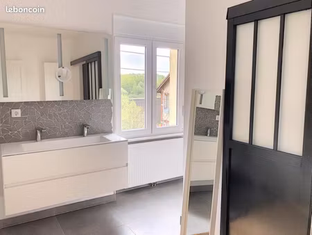magnifique maison libre de trois côtés