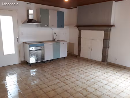 charmante maison de ville avec 2 chambres et cour close