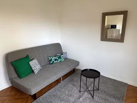studio avec place de parking privative