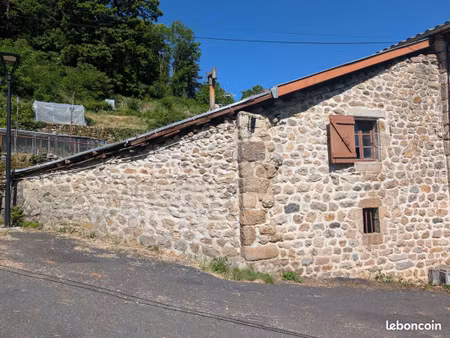 bâtisse en pierre à rénover entièrement - proche rivière - ardèche