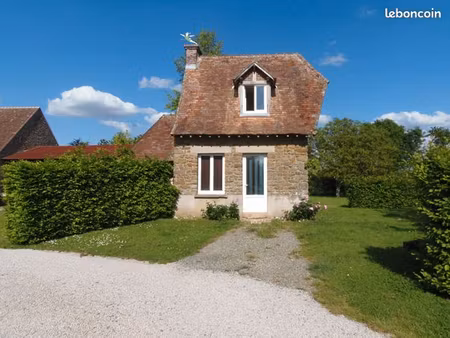 charmante maison de campagne avec jardin à saint céneri