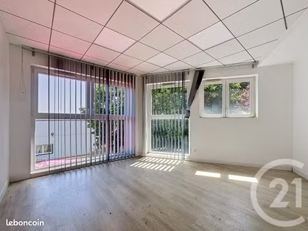 commerce bureaux 80 m²