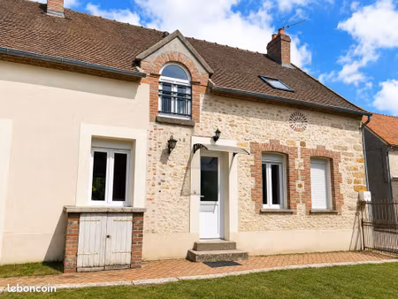 maison 4 pièces 90 m² – 3 chambres – jardin clos – terrasse – 2 parkings – proche nangis/p