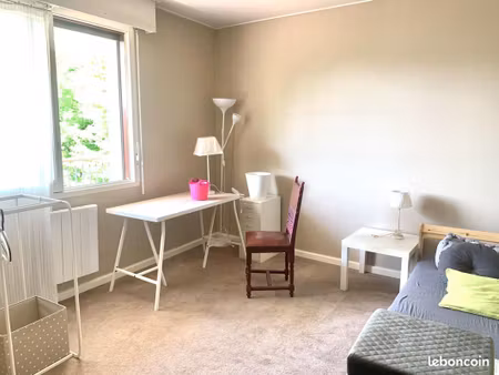 proche facs de médecine chambre meublée 14 m 2