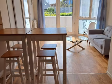 t2 meublé kerinou (chauffage inclus)