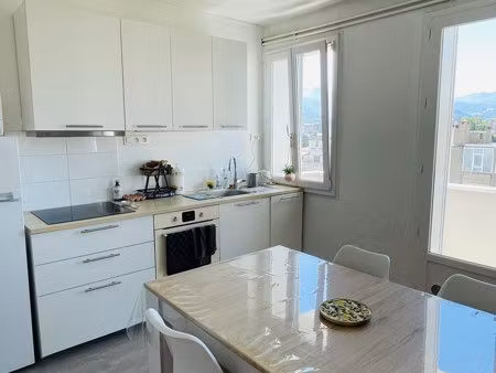 t2 50m2 grands boulevards / caserne de bonne