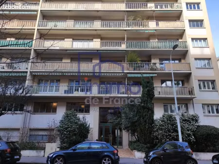 appartement 1 pièce 9 m²