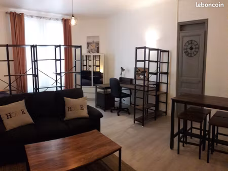 studio 37m2 avec patio interieur 7m2 - faibles charges
