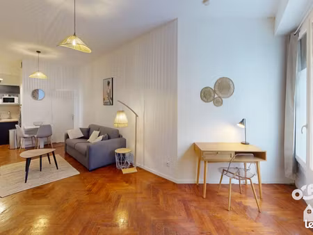 studio 1 pièce 30 m²