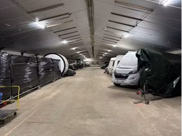 box de stockage / garage / hivernage / garde meuble
