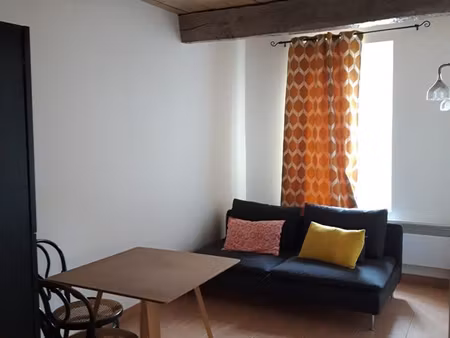 appartement 2 pièces – place du marché