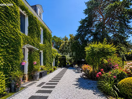 maison 7 pièces 210 m²