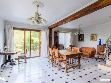 pavillon 6 pièces 150 m²