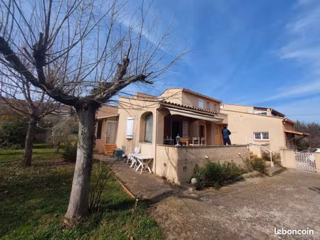 villa 5 pièces 165 m²
