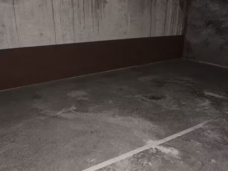 place de parking en sous-sol sécurisé