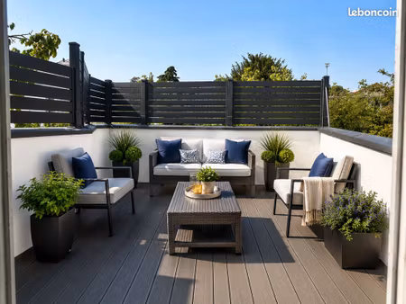 charmant pavillon 8 pièces avec terrasse et cour