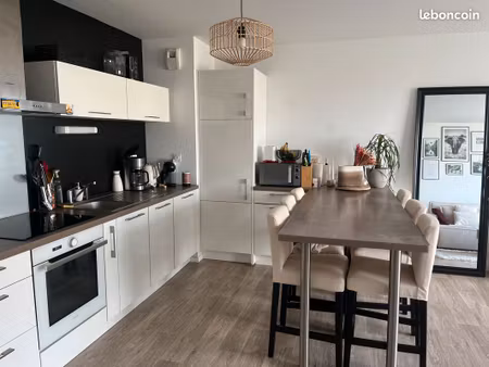 location t3 meublé très lumineux