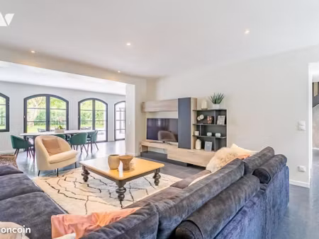 maison 7 pièces 184 m²