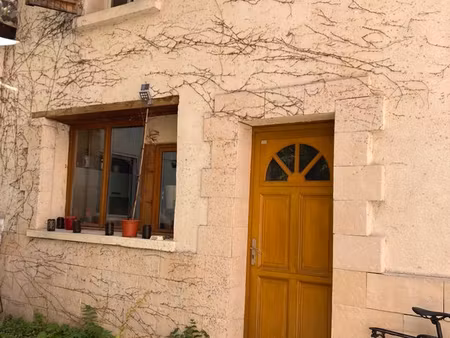 appartement 60 m² – 2 chambres avec cour – disponible en août