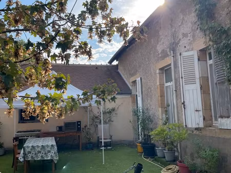 maison avec garage et parking