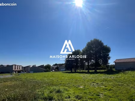 terrain 571 m² landouge