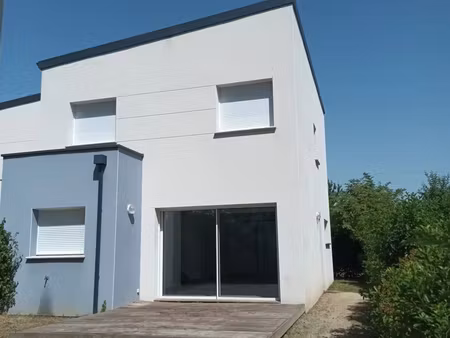 maison traditionnelle de 2018 de 4 chambres avec jardin et terrasse