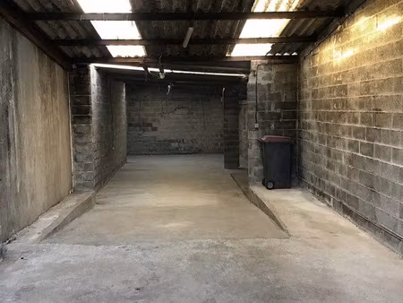 hangar 130m2