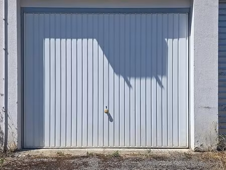 parking/box 16 m² bizanos