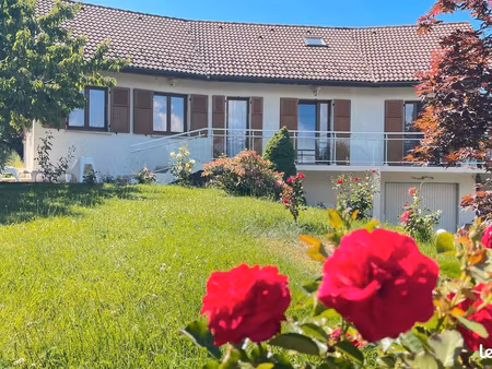 maison 6 pièces 212 m²