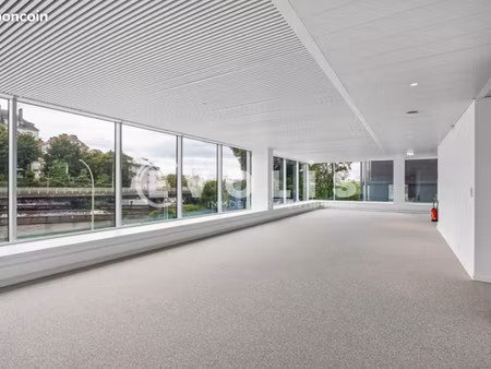 bureaux 564 m²