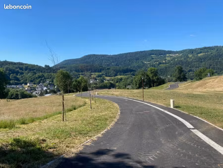 terrain 645 m² condat