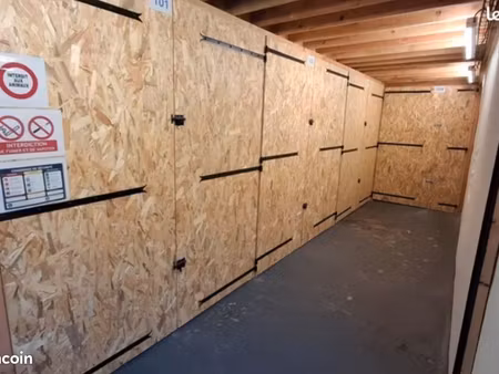 box de stockage à louer-lencloître