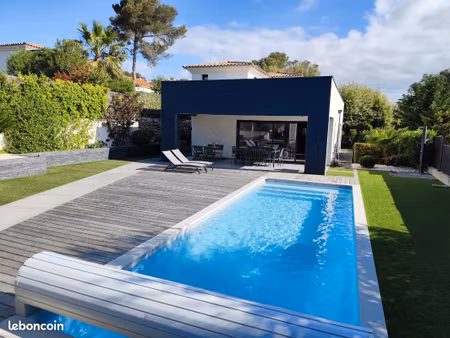 maison contemporaine récente situé a 300 m de la mer