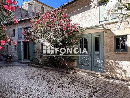 maison d'exception au coeur d'uzès, deux chambres et jardin