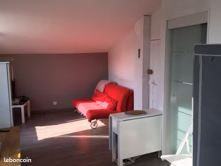 studio meublé 22m² + terrasse 20m2 + parking