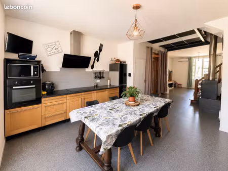 propriété 7 pièces 180 m²
