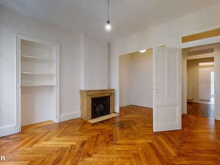 appartement 3 pièces 77 m²