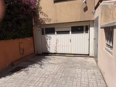 parking/box 12 m² cannes