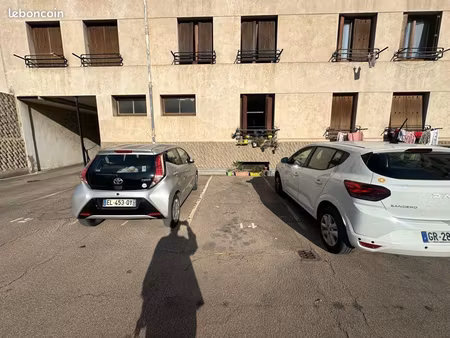 place de parking privatif