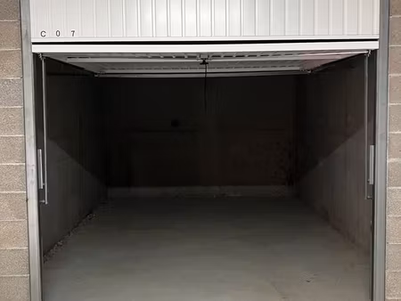location box fermé 17m2