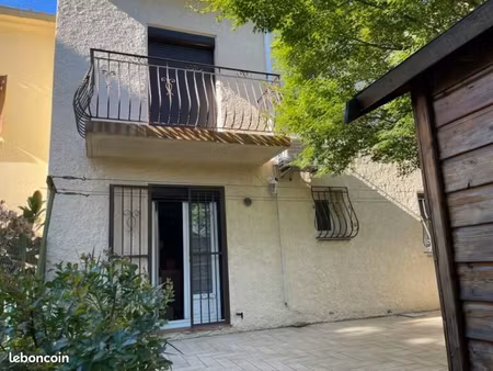 saint-assiscle – maison 2 faces de 102 m² avec jardin, garage et 4 chambres