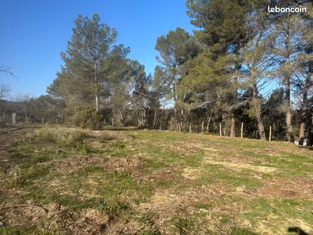 loue terrain de 500 m2 avec eau