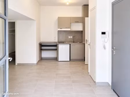 studio 1 pièce 22 m²