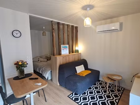 location studio meublé