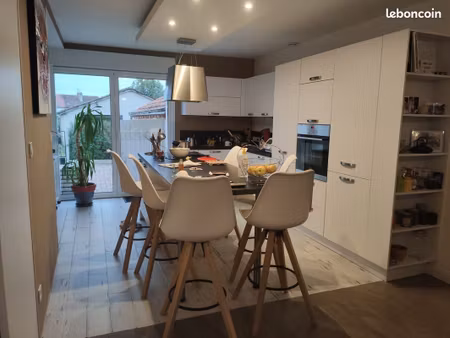 charmante maison avec 2 ch + jardin – centre la flèche